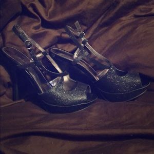 Sparkly Black Strappy Holiday Heels!